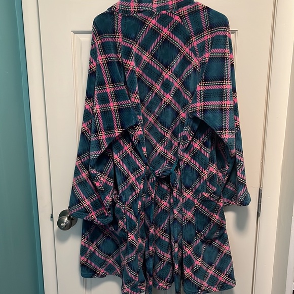 Victoria’s Secret Colorful Robe - Picture 9 of 10